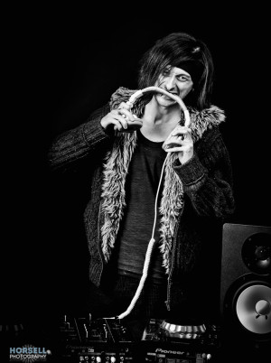 DJ